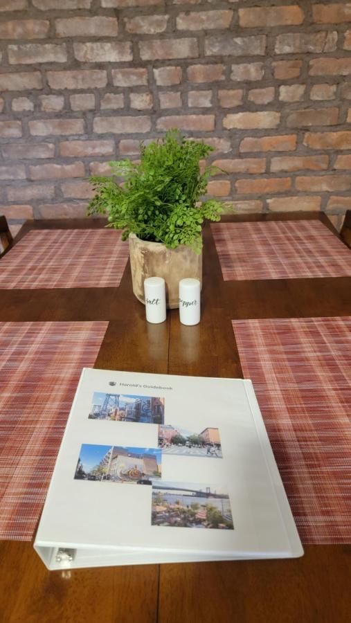 Bright & Cozy East Williamsburg 2 Bedroom * New York City