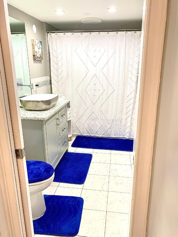 3 Bedroom Duplex With Large Outdoor Space&king Size Bed *