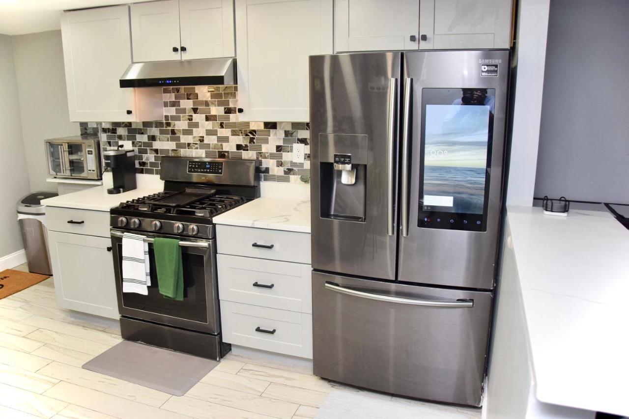3 Bedroom Duplex With Large Outdoor Space&king Size Bed *