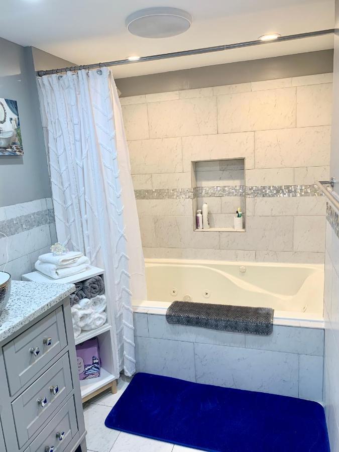 Appartement 3 Bedroom Duplex With Large Outdoor Space&king Size Bed New York