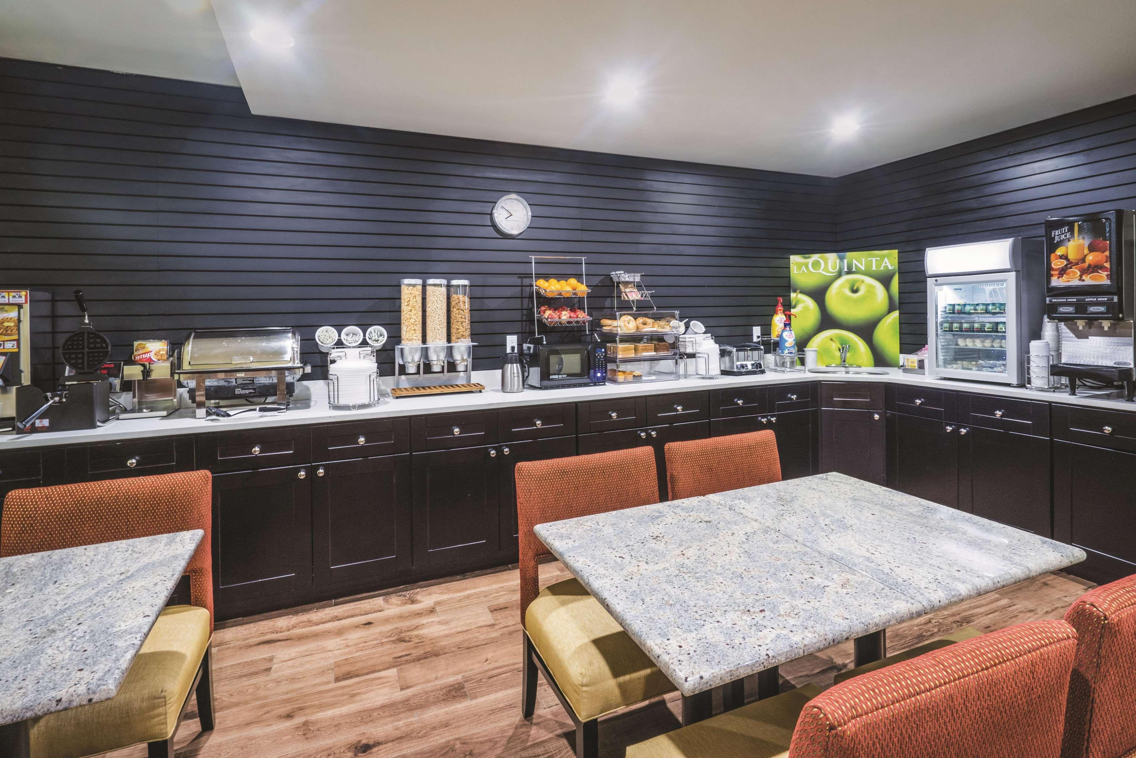 Hotel La Quinta By Wyndham Brooklyn