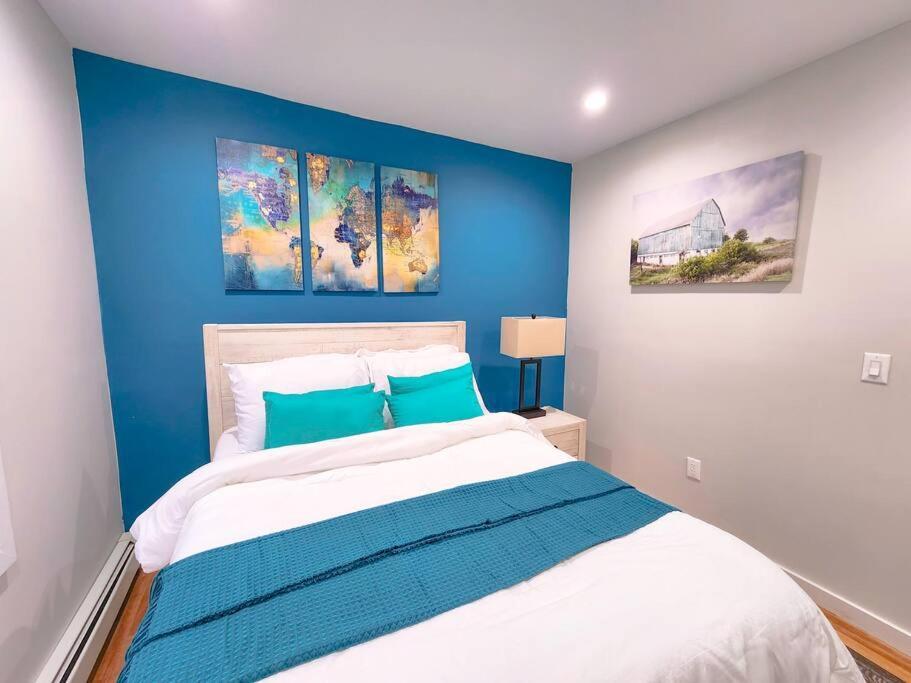Ferienhaus A New Splash Of Color In The Heart Of Queens *