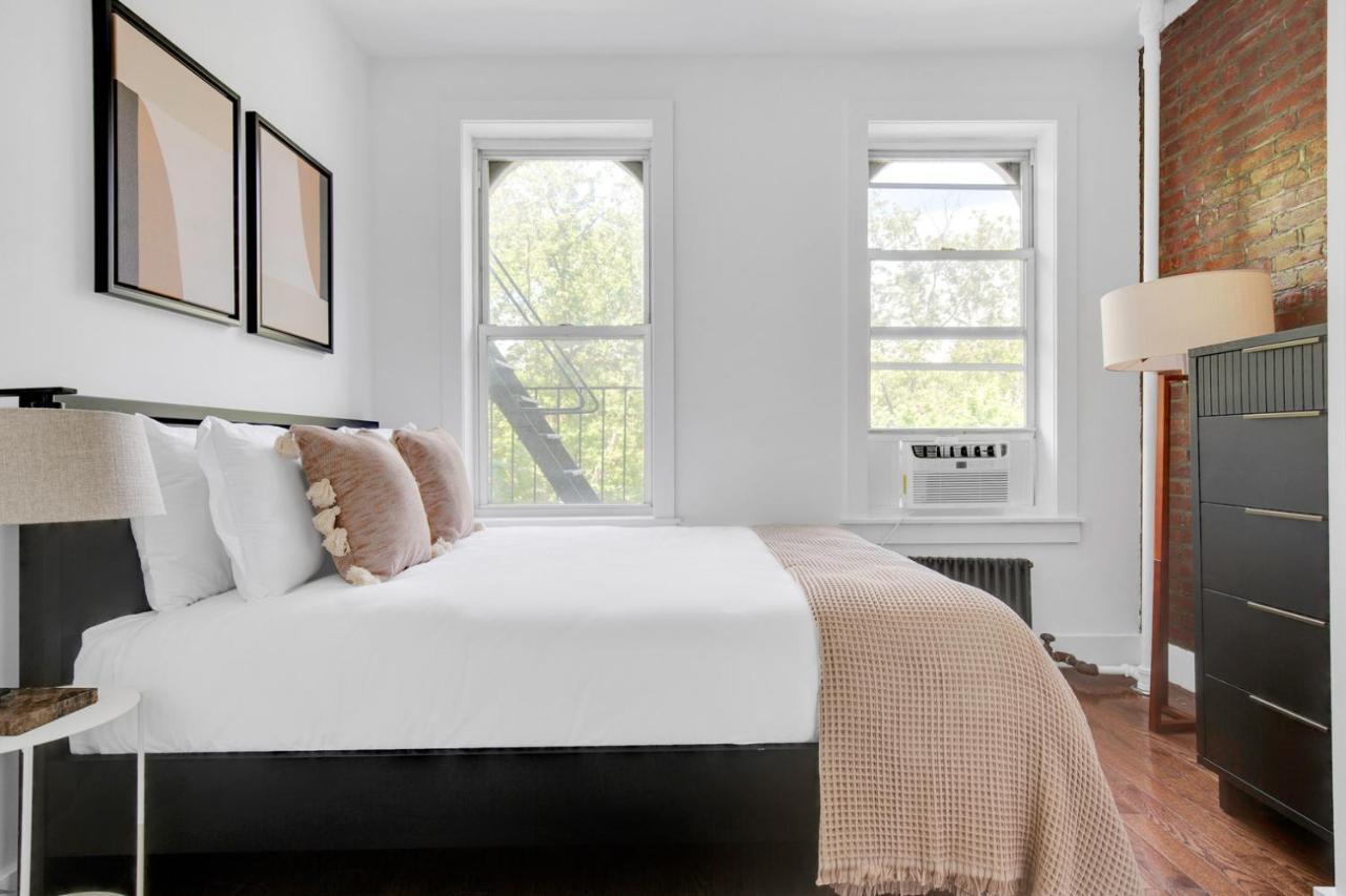 Sunlit Les 1br W Wd Nr Bd Train Nyc-865 * New York City
