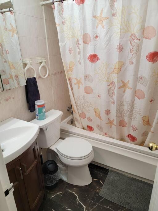 1st Floor Private Apt Near Ferry To Nyc And Park Appartement New York