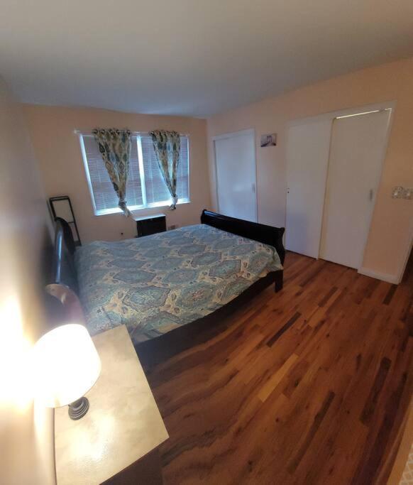 1st Floor Private Apt Near Ferry To Nyc And Park New York