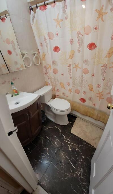1st Floor Private Apt Near Ferry To Nyc And Park Appartement