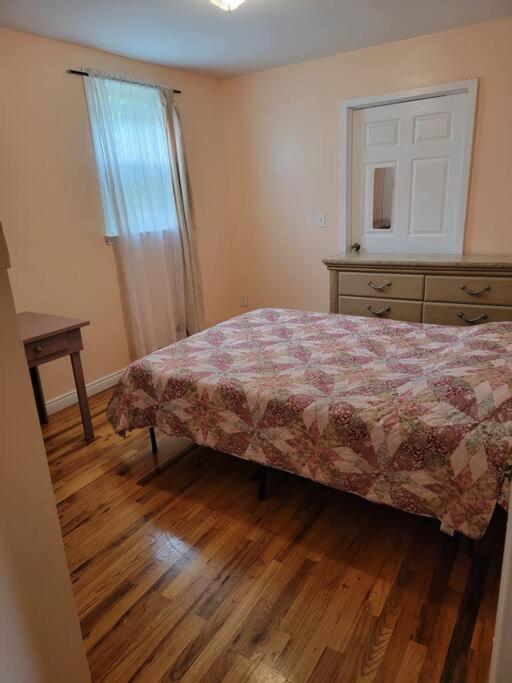 1st Floor Private Apt Near Ferry To Nyc And Park Appartement New York