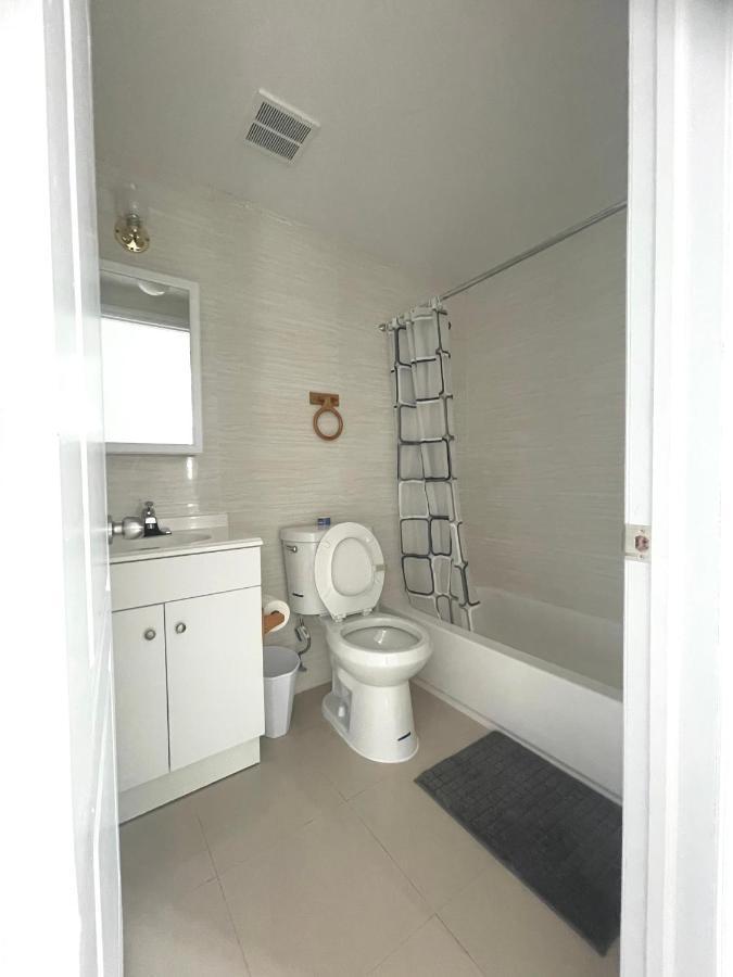 Appartement Brand New!!!with Balcony, Free Parking, 3 Minutes To Subway New York