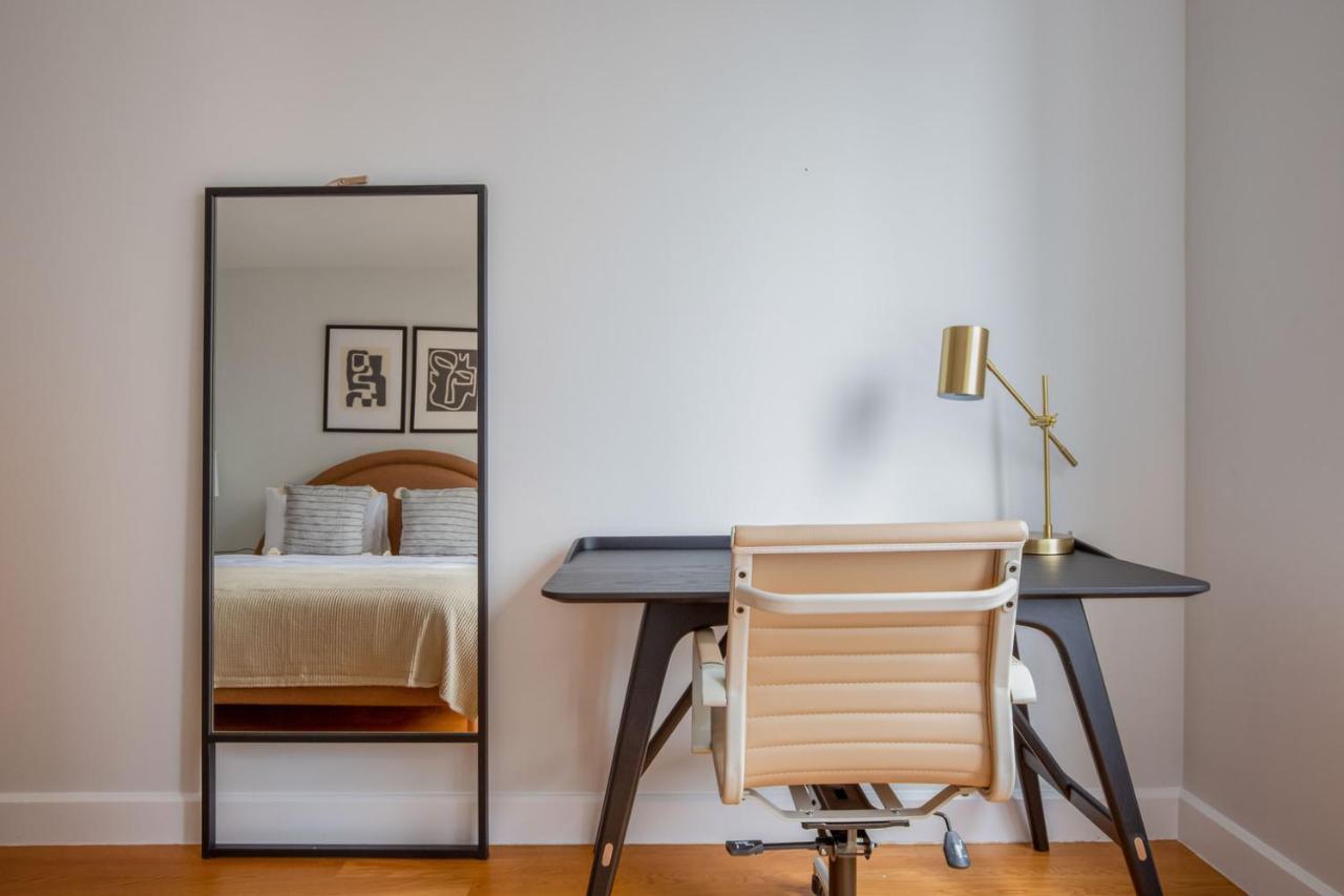 Appartement Midtown 2br W Elevator Wd Nr Entertainment Nyc-1227 New York