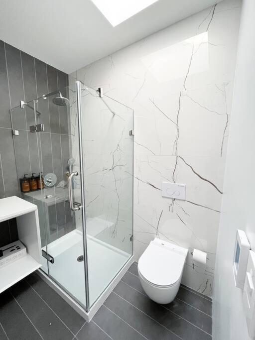 New Beautiful Modern One Bedroom In Brooklyn At Rem-casa Appartamento