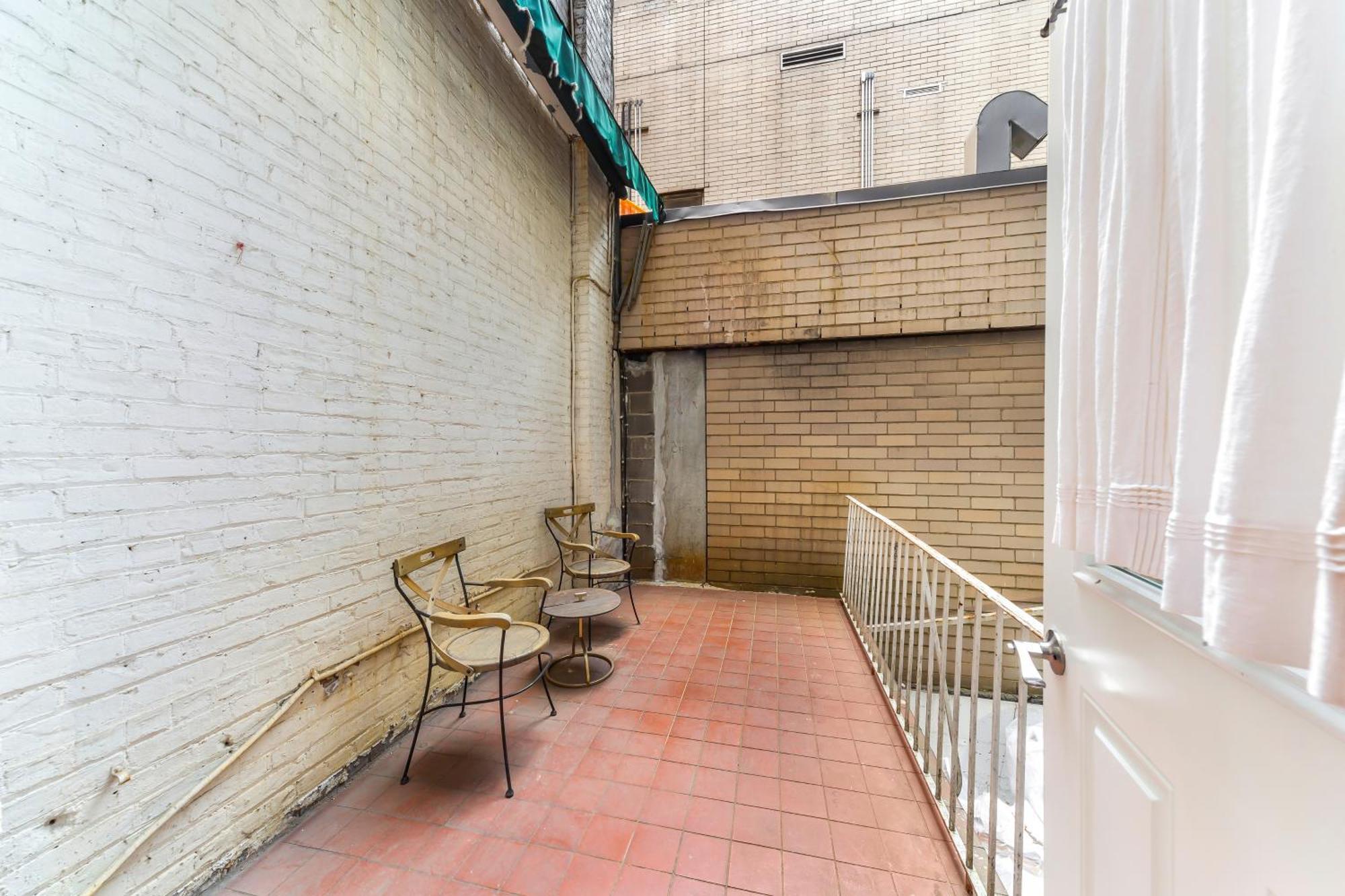 Paradise Suites Apartment