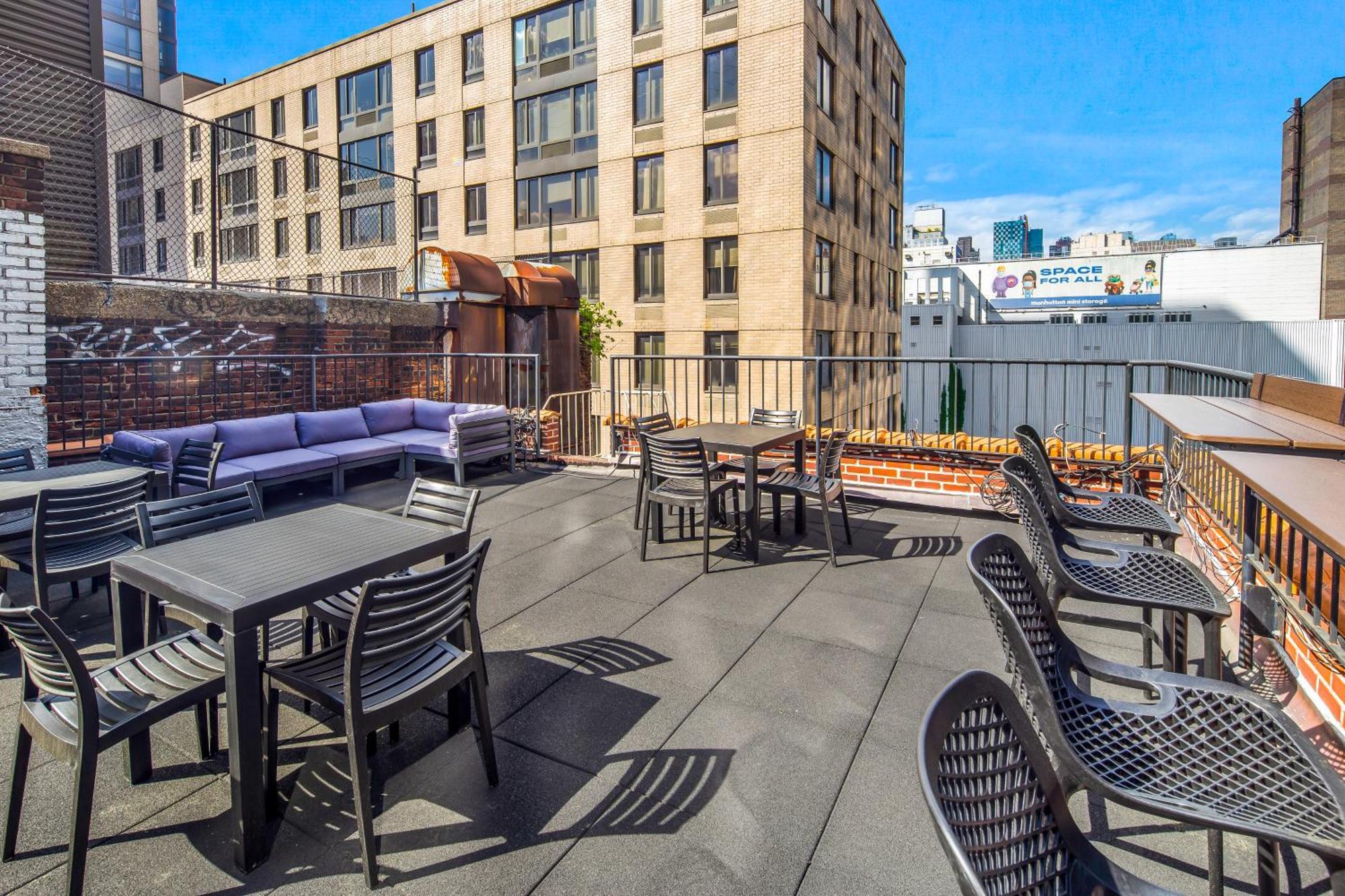 Apartment Paradise Suites