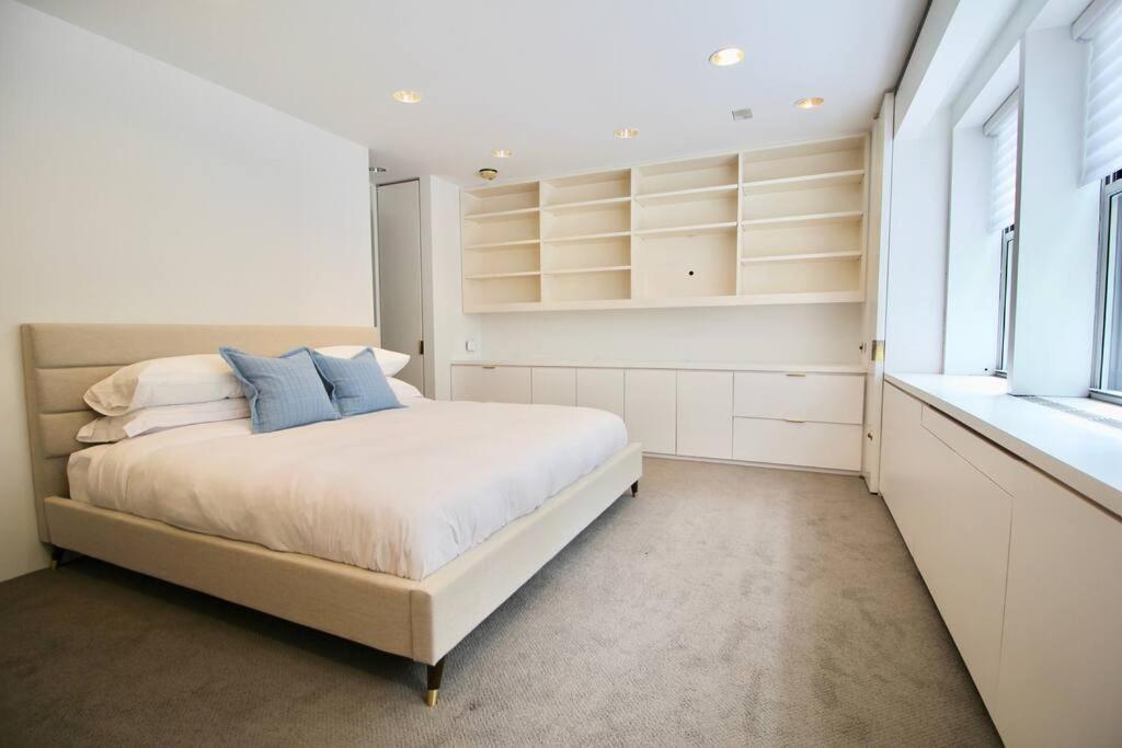 Hébergement de vacances Private Townhome Near Un *