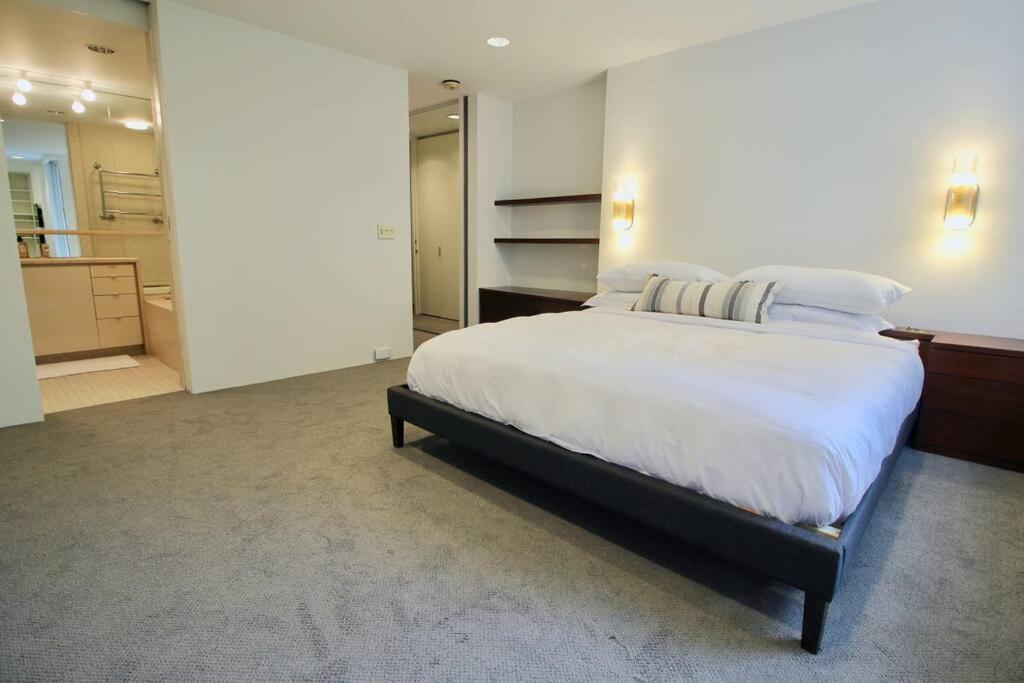 Hébergement de vacances Private Townhome Near Un