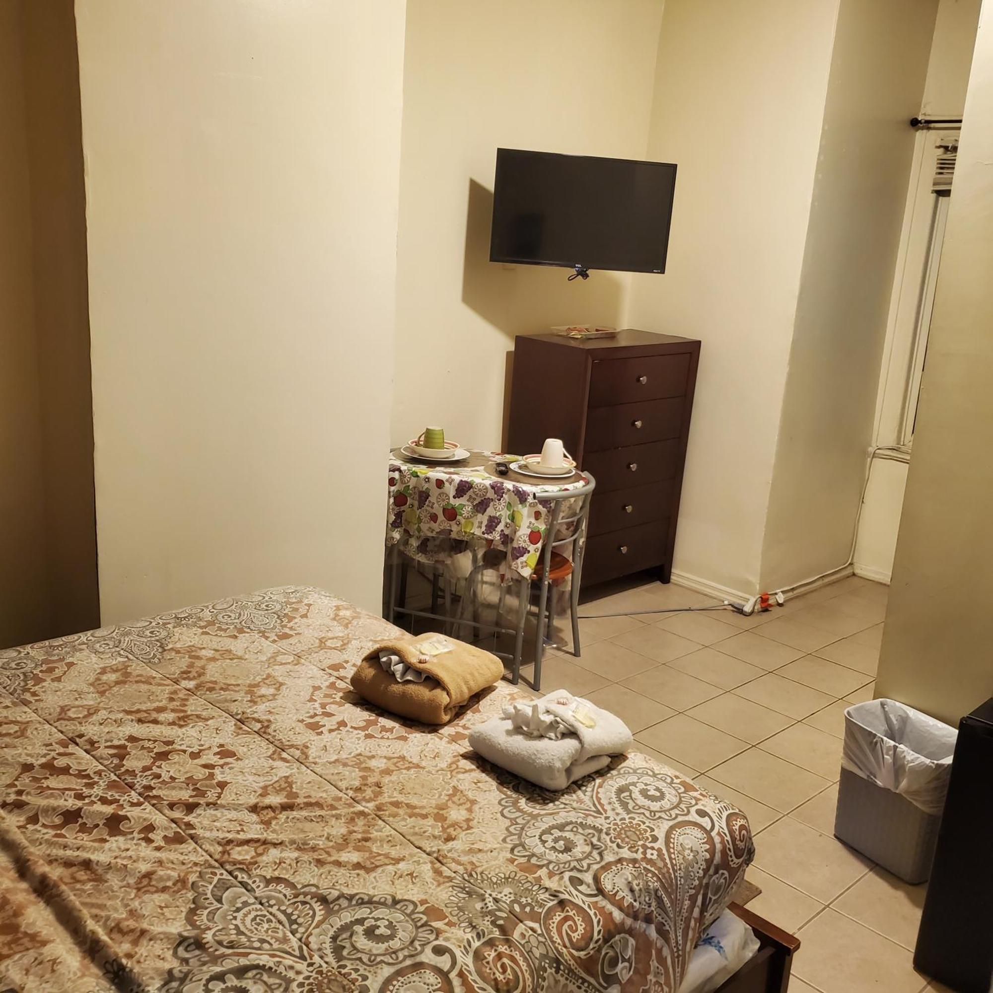 One Bedroom * New York