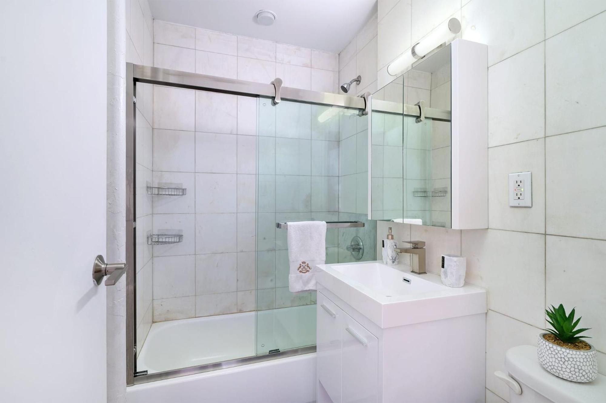 444-3e Contemporary 1br In Hell's Kitchen Apartamento *