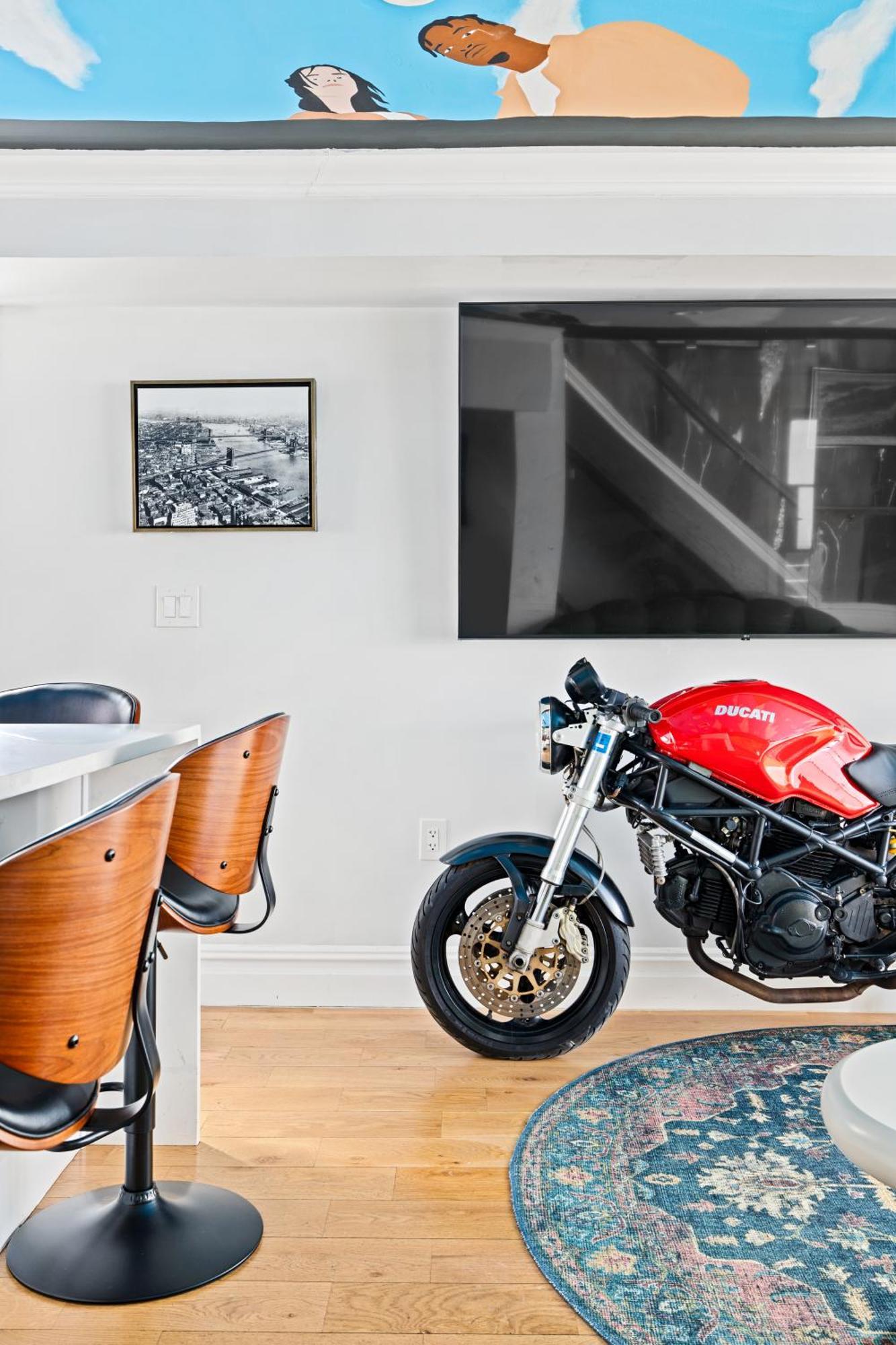 Free Parking - Sailor Moon Art Hse Williamsburg Vakantiehuis *