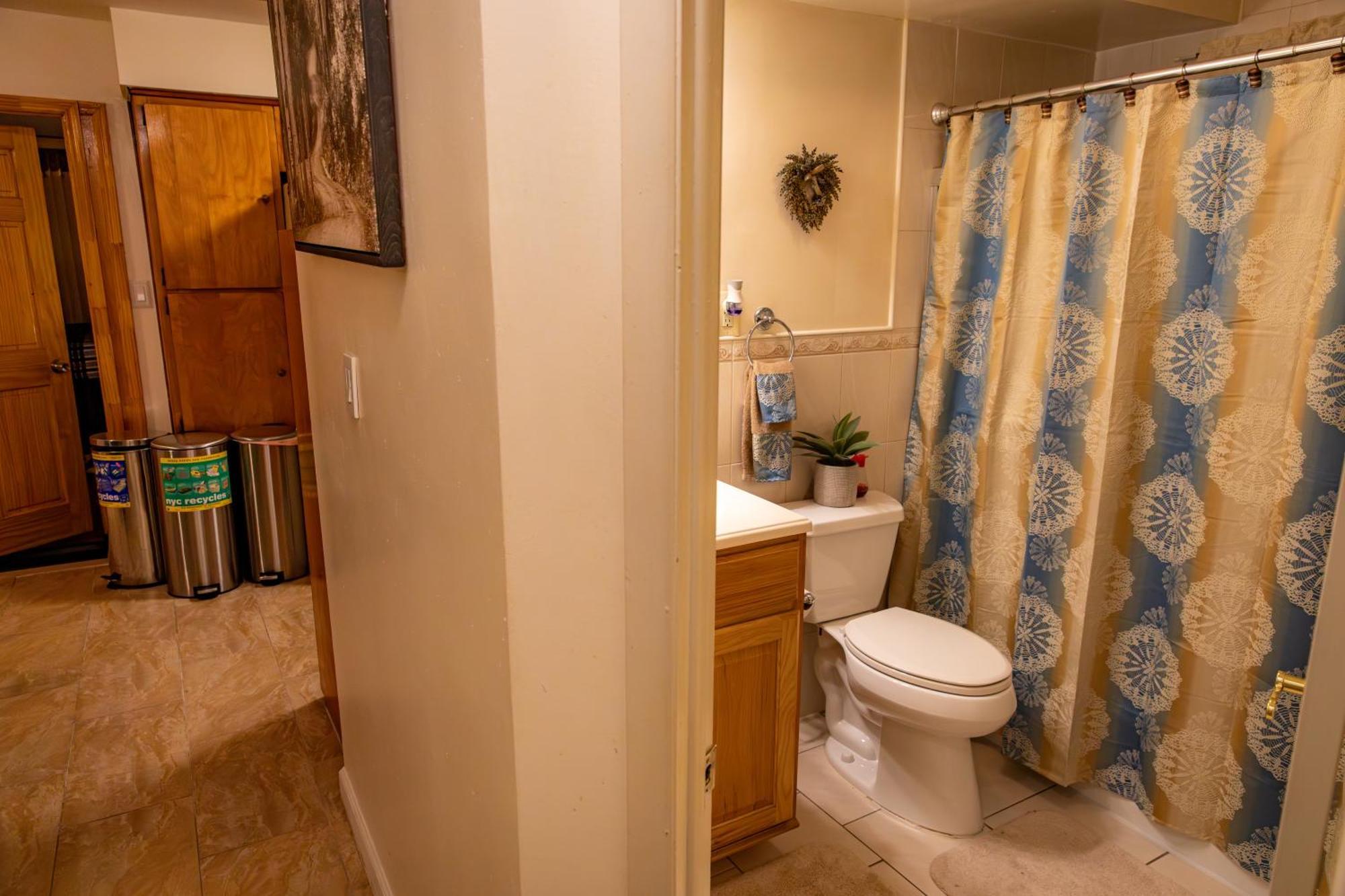 Casa de hóspedes Spacious Comfy In Cozy Classy Duplex 2*