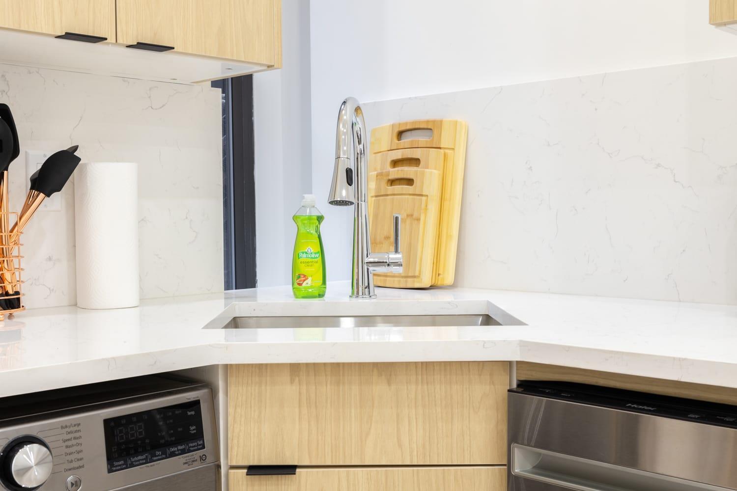170-g 3br Duplex With Private Yard In E Village Appartement *