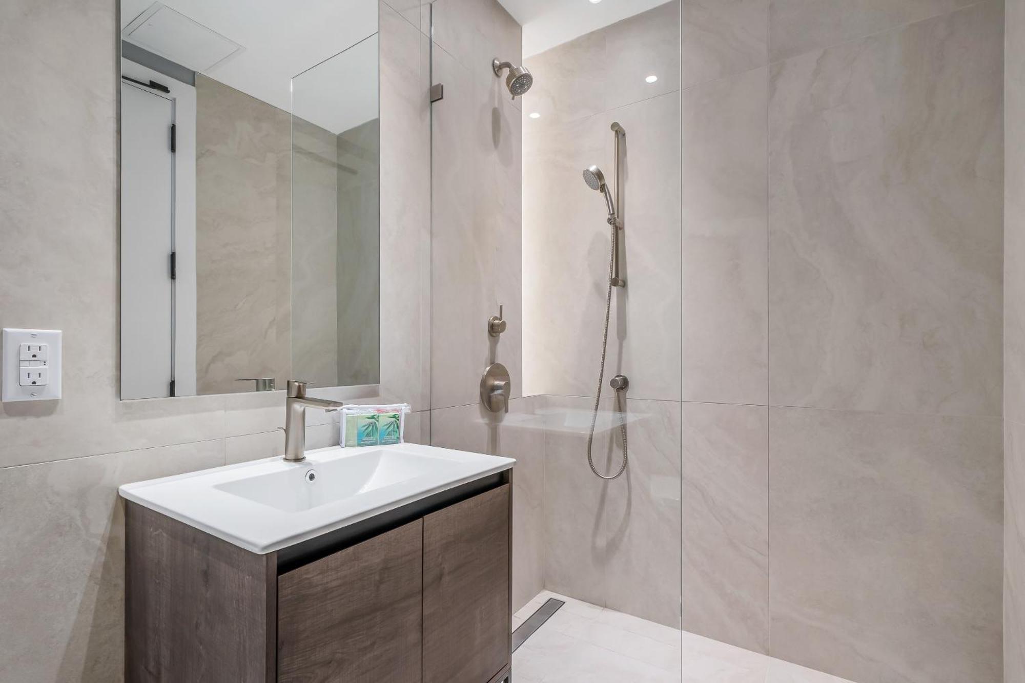 Global Luxury At The Arches 4* New York City