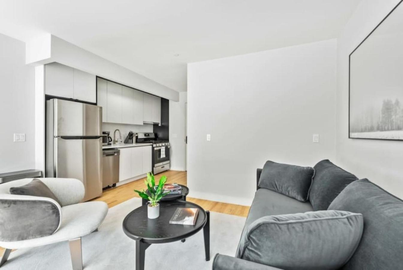 Appartement Luxe Studio With Charming Juliet Balcony *