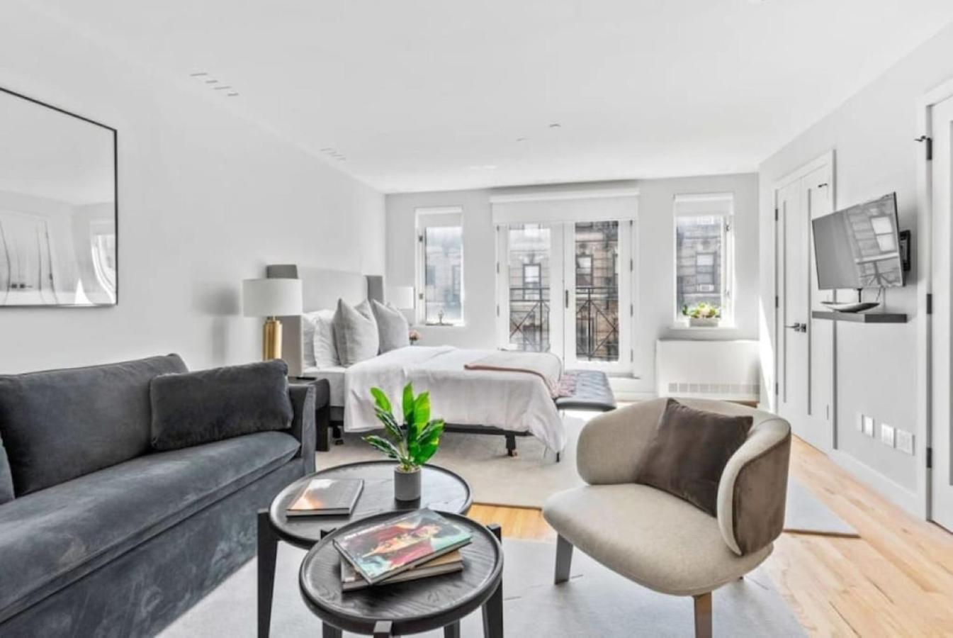 Appartement Luxe Studio With Charming Juliet Balcony New York