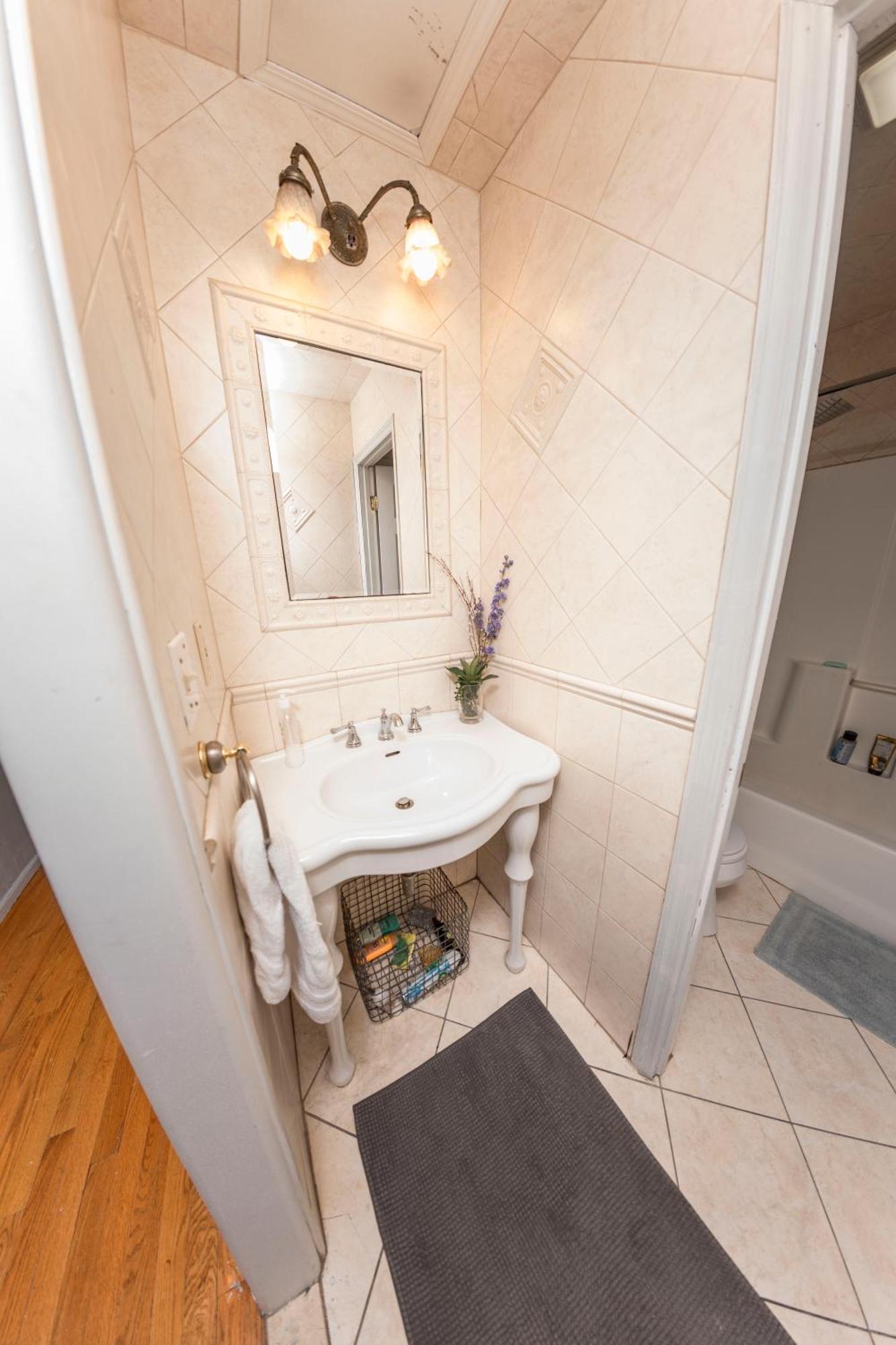 Ground Floor Williamsburg Private Bedroom Near Subway Accommodatie bij particulieren *