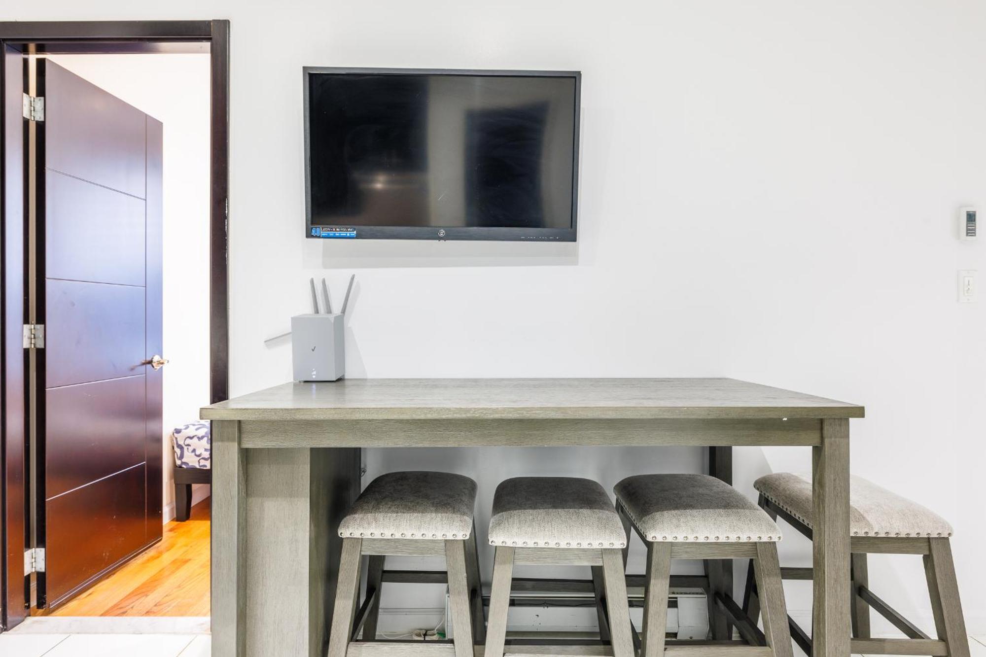 Apartment Enjoy Easy Access To The Heart Of Uws