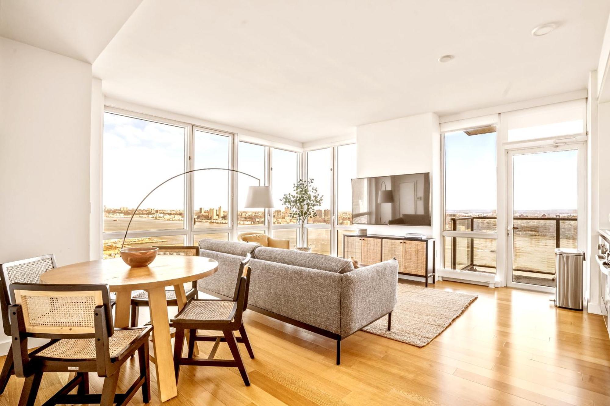In The Clouds 2bd 2bath * New York