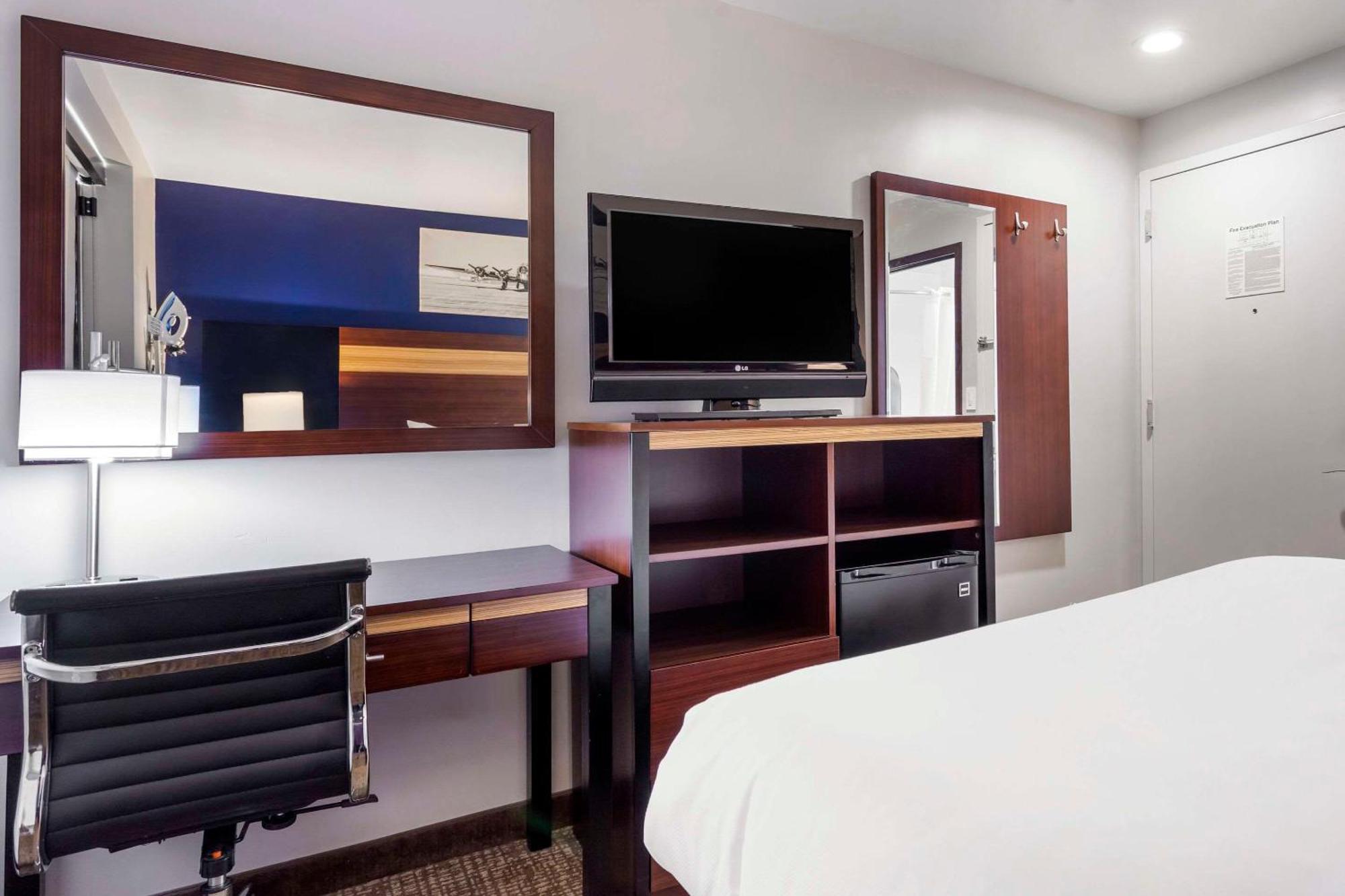 Hotel Avion Near Lga Airport, Ascend Collection 3*