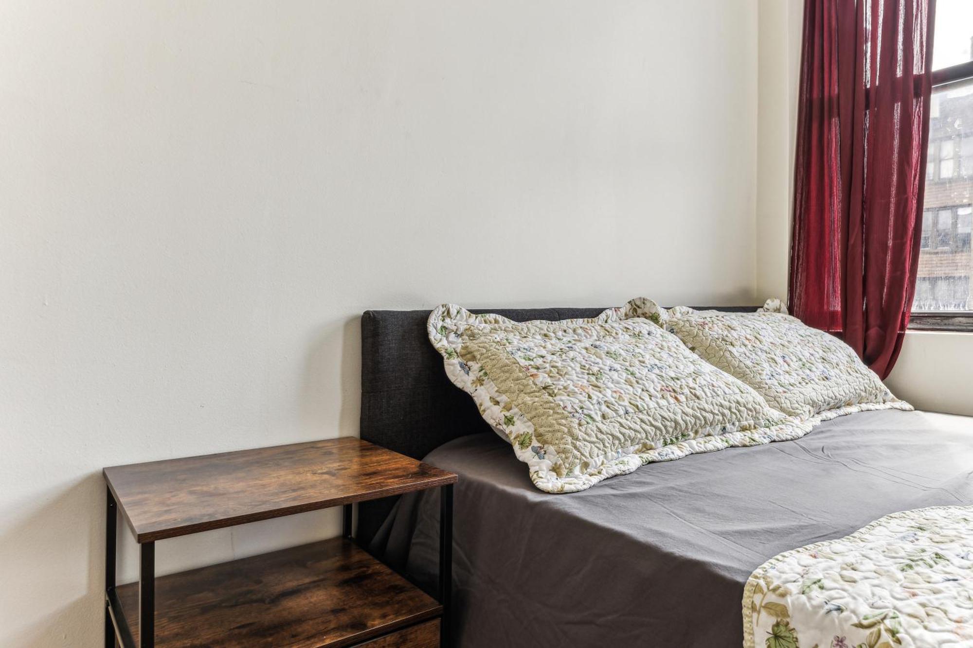 Guest house Empire Blvd New York City
