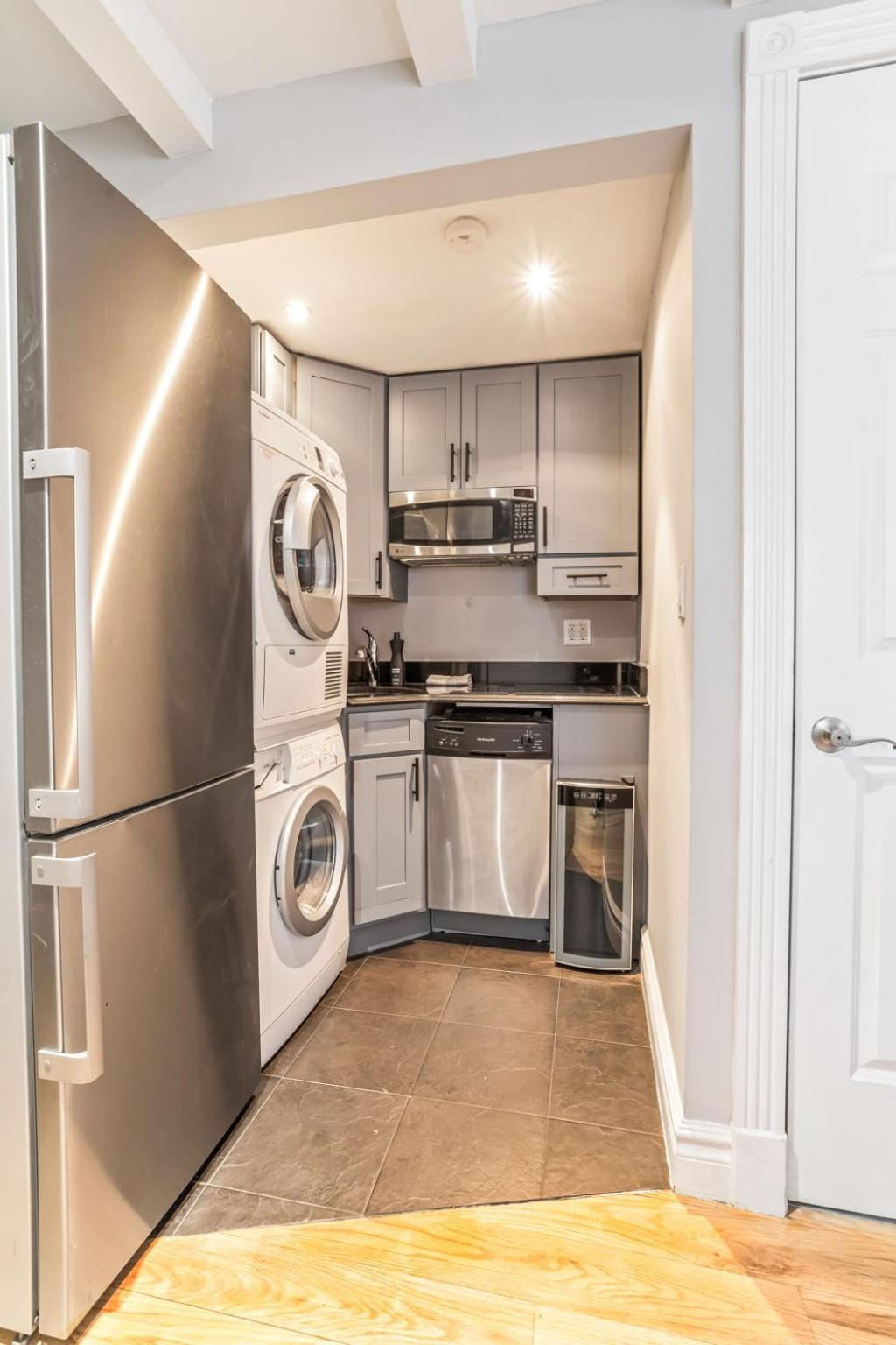 Stylish Midtown 2bed 1bth In The Heart Of Midtown Manhattan Apartment