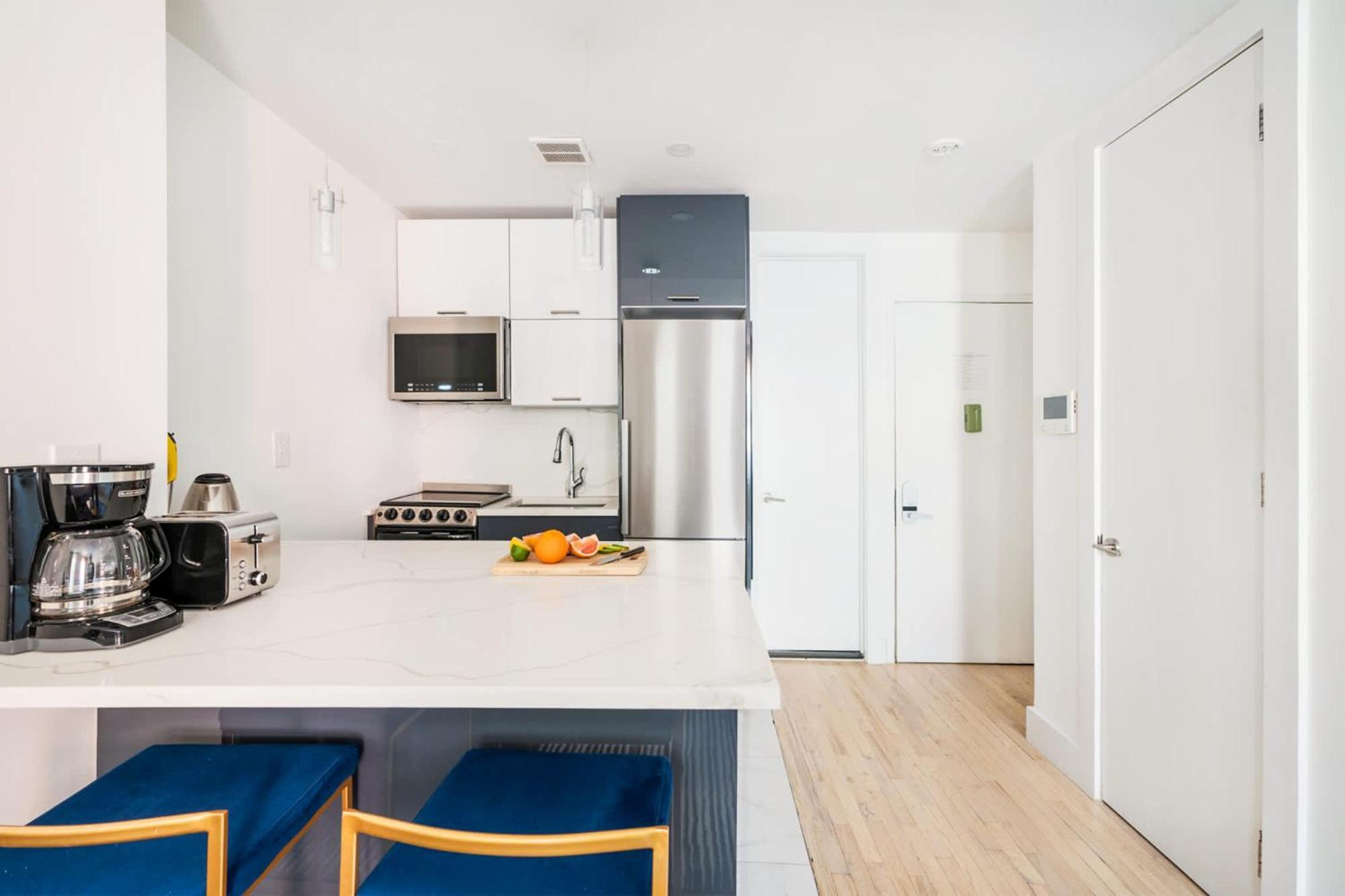 1597-14 New Renovated Rime Ues - W D Nova York