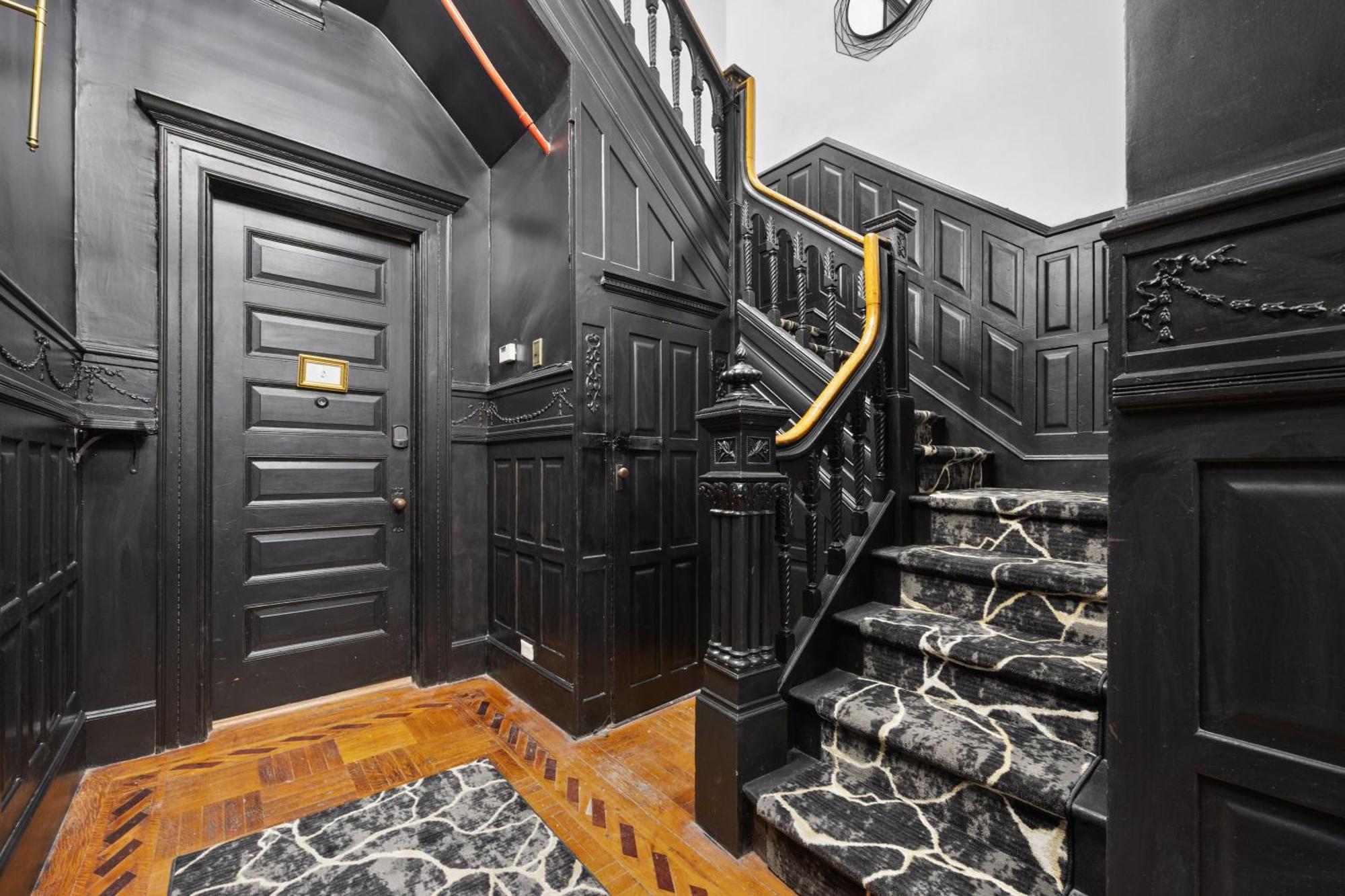 Artful 3 Bdr And Private Patio Near Subway And Stadium At 