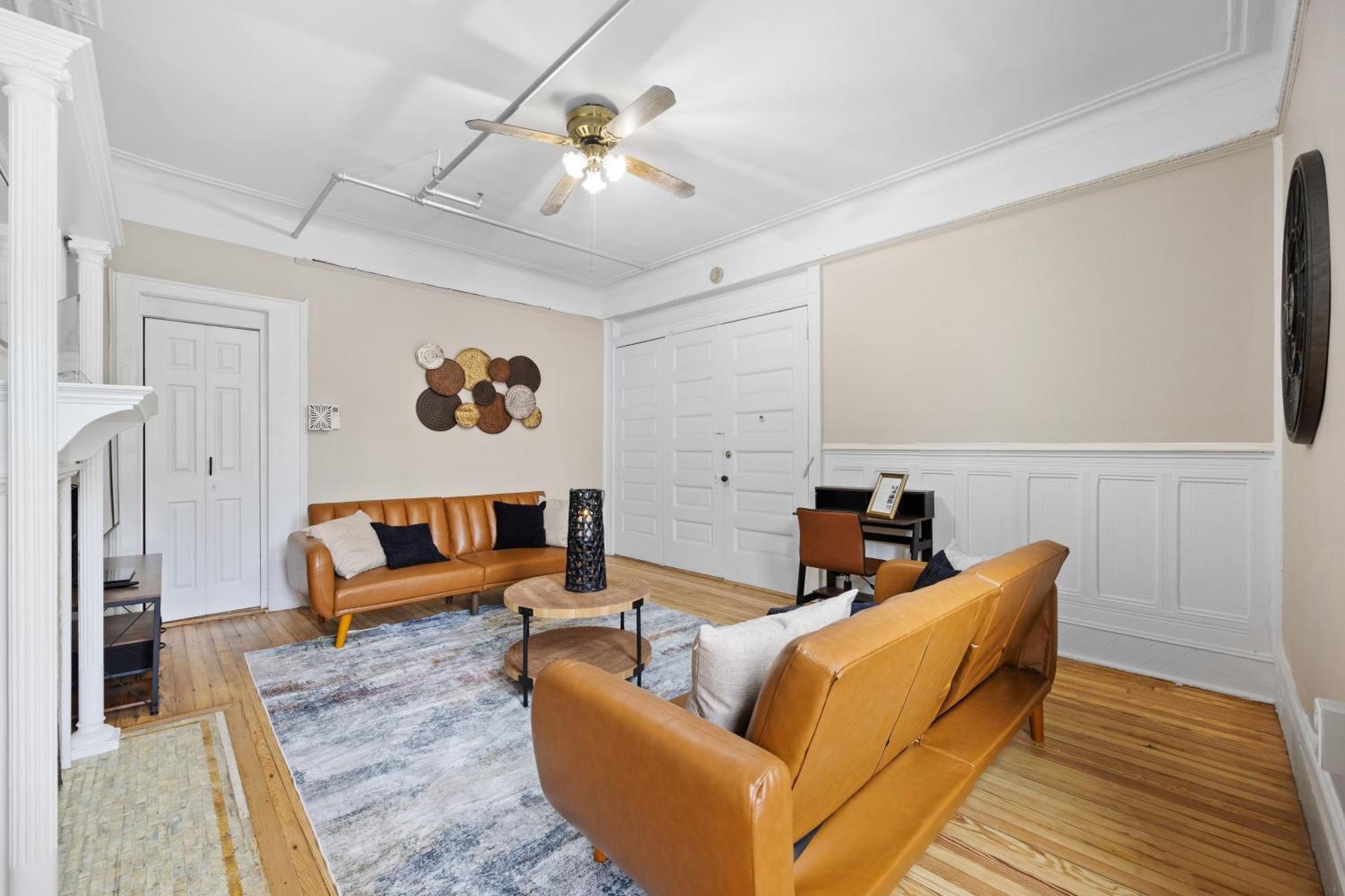 Artful 3 Bdr And Private Patio Near Subway And Stadium At 