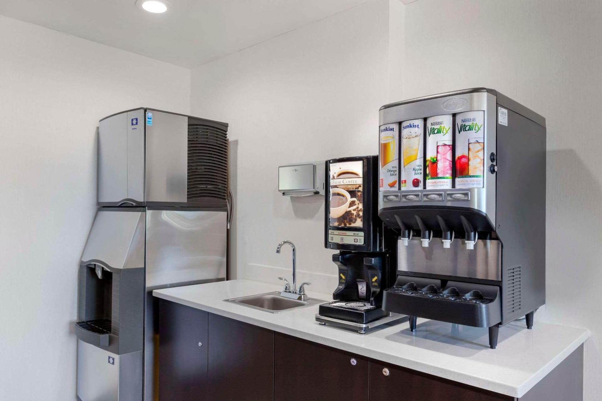 Avion Near Lga Airport, Ascend Collection Hotel New York