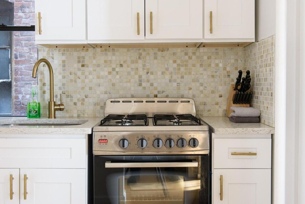 428-4r 2 Bedroom Newly Furnished New York City