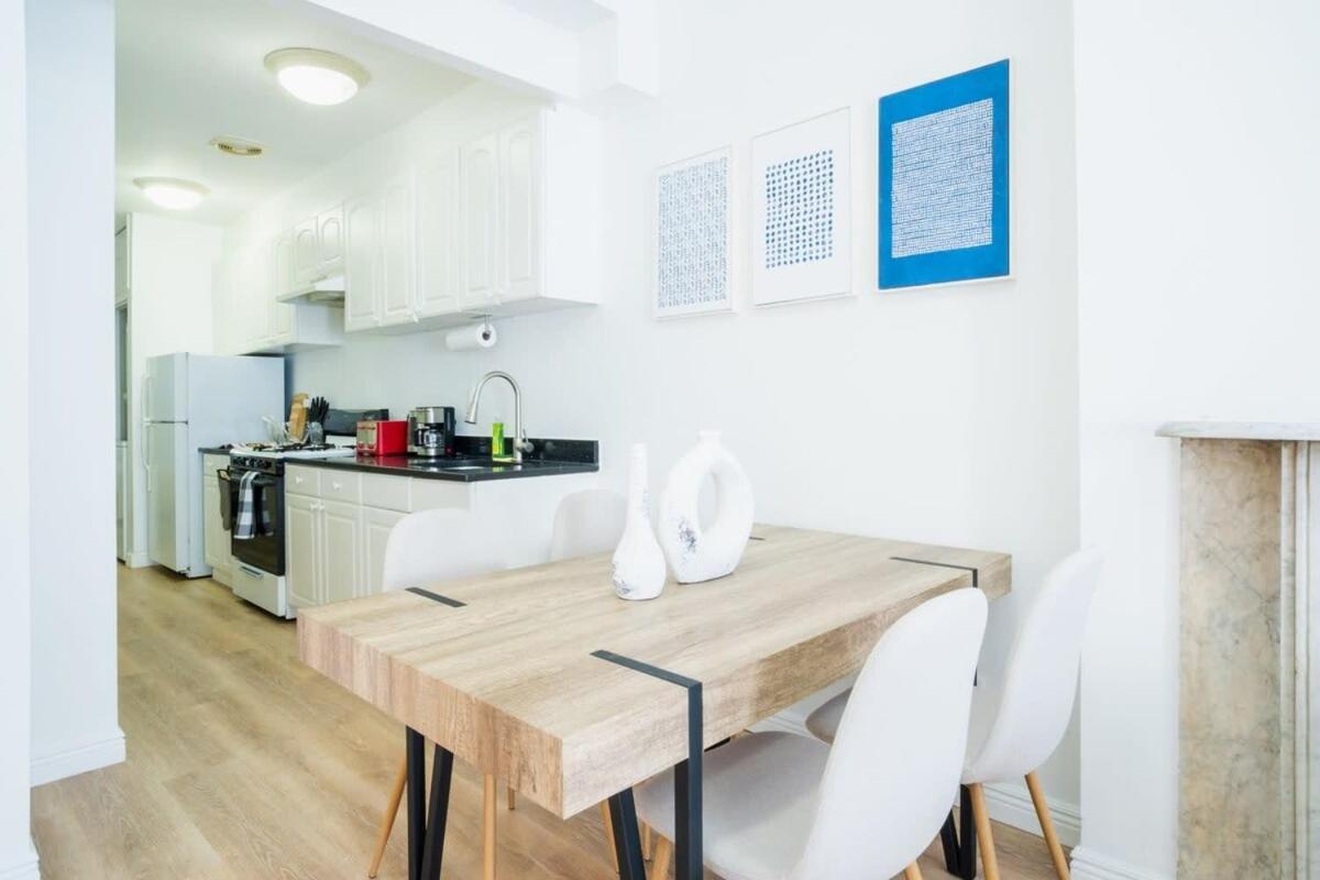 Apartamento 1435-4 I 3 Bedrooms 2 Bath Prime Upper East *