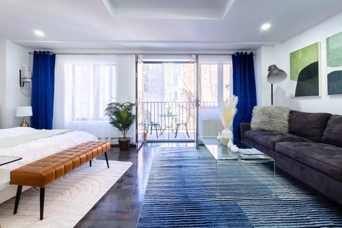 809-5b Luxury With A Private Balcony New York