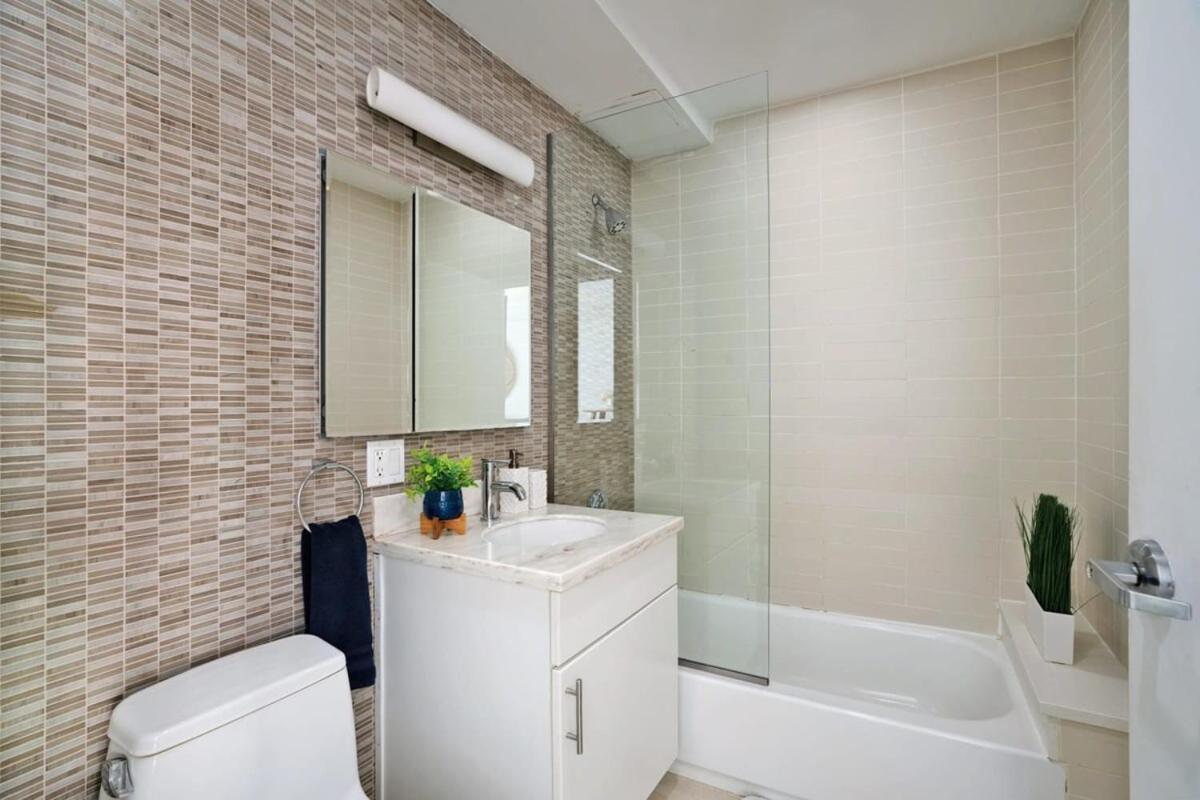 809-2b With A Private Terrace By Columbus Circle Nova York
