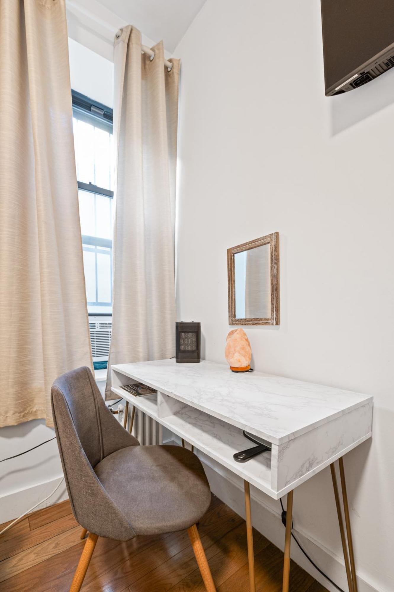 Bohemian Chinatown 3 Bedrooms Appartamento