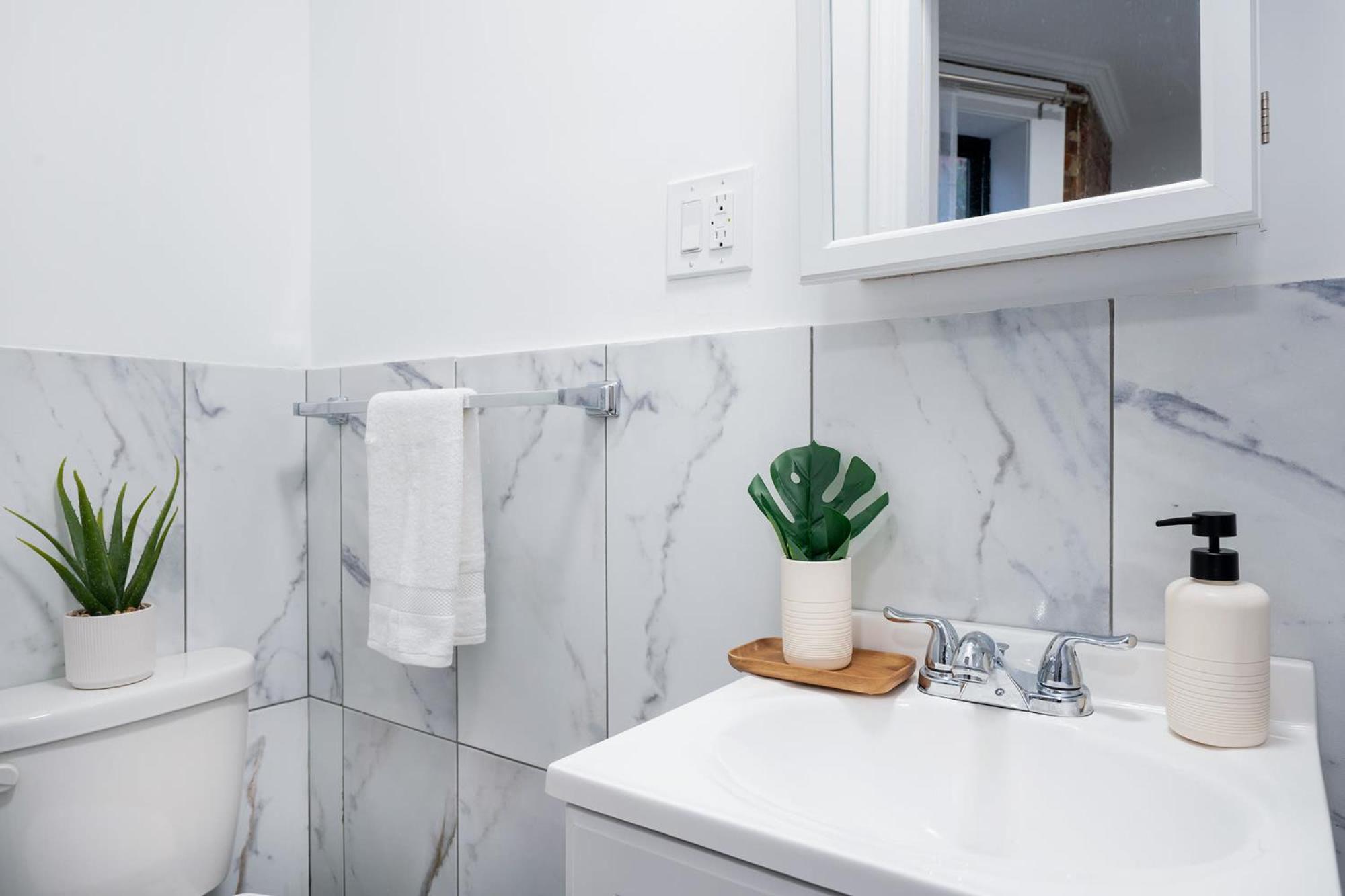 153-1g Newly Renovated 2br Lower East Side * New York