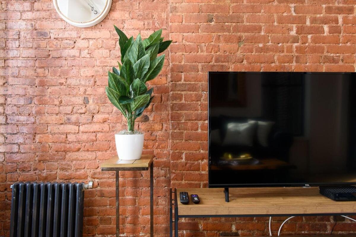 428-4r Prime Midtown Large 2 Bedroom Newly Furnished * New York City