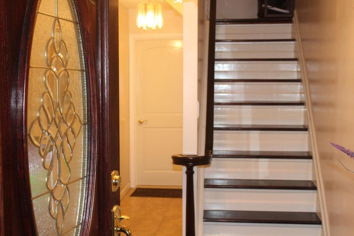 Spacious Comfy In Cozy Classy Duplex Casa de hóspedes 2*