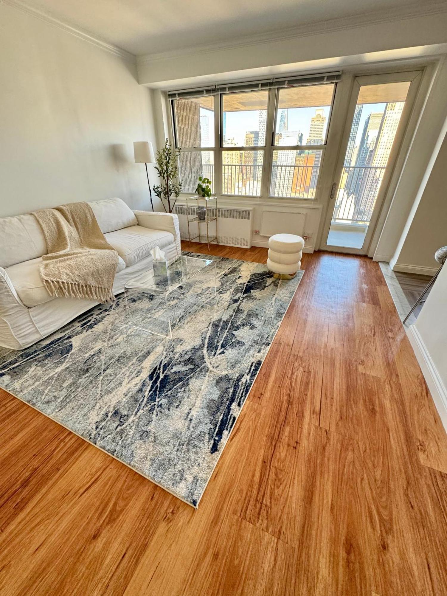 Midtown High Floor Fantastic Panoramic View Corner 2 Bedroom