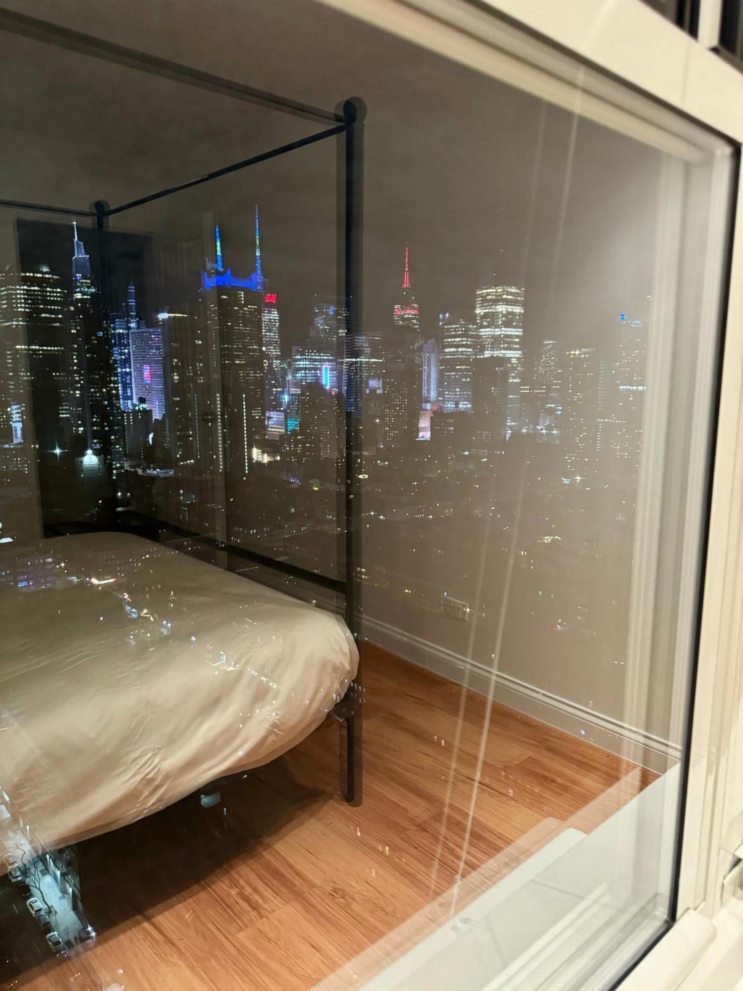 Midtown High Floor Fantastic Panoramic View Corner 2 Bedroom