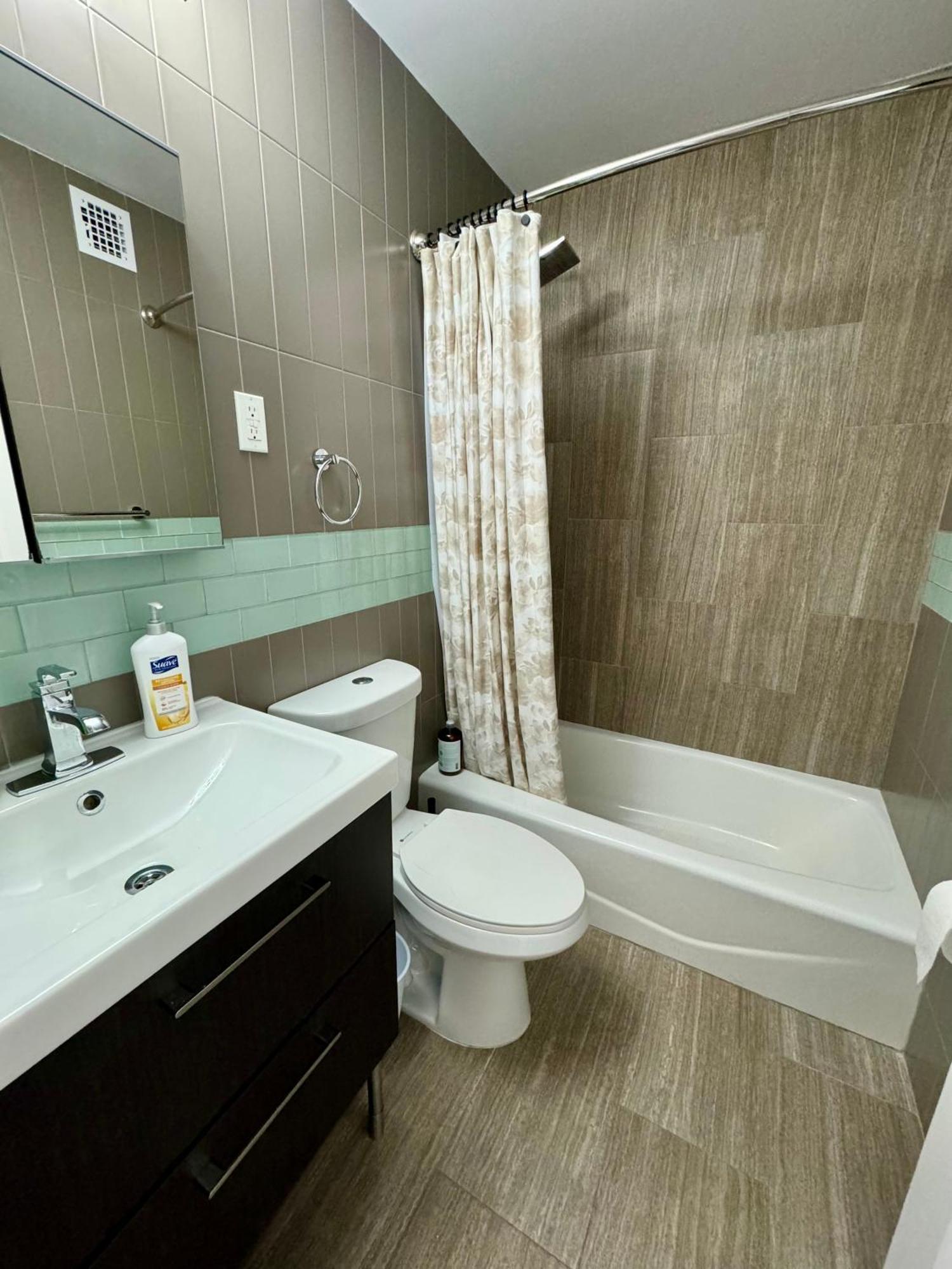 Midtown High Floor Fantastic Panoramic View Corner 2 Bedroom