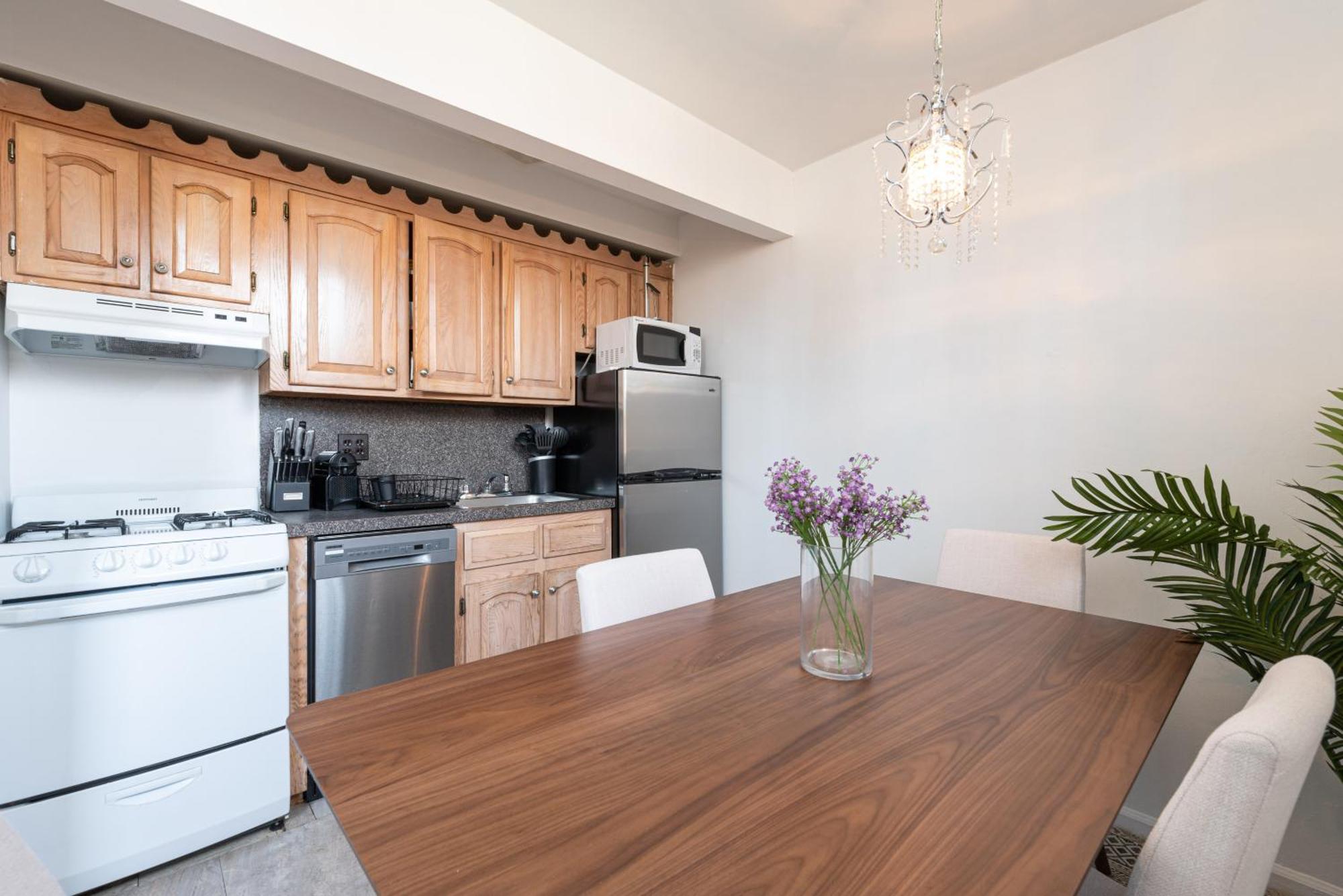Amazing Furnished 1 Bedroom Penthouse Midtown West Appartement *
