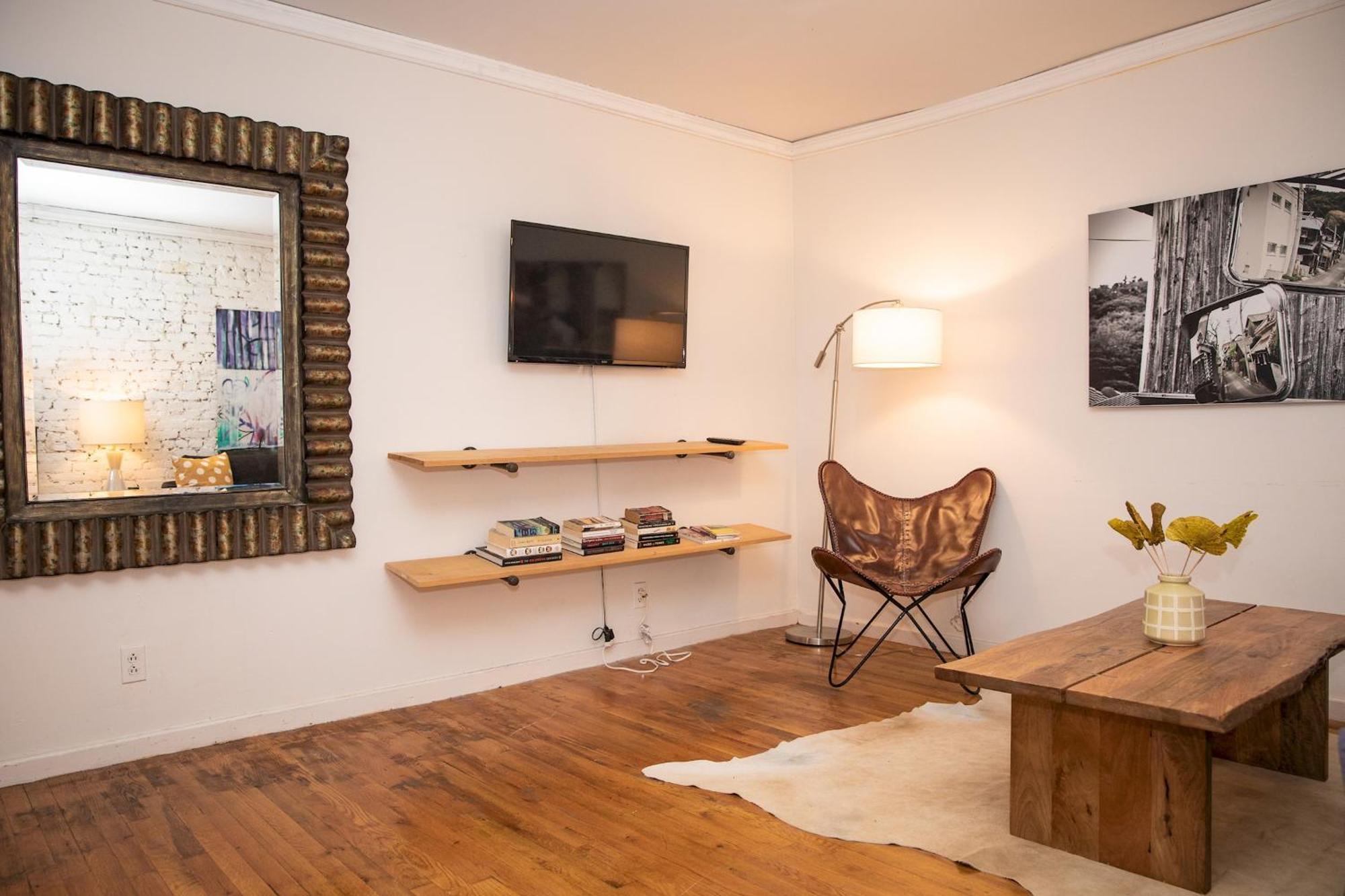 Sunny Fully Furnished In Chelsea *