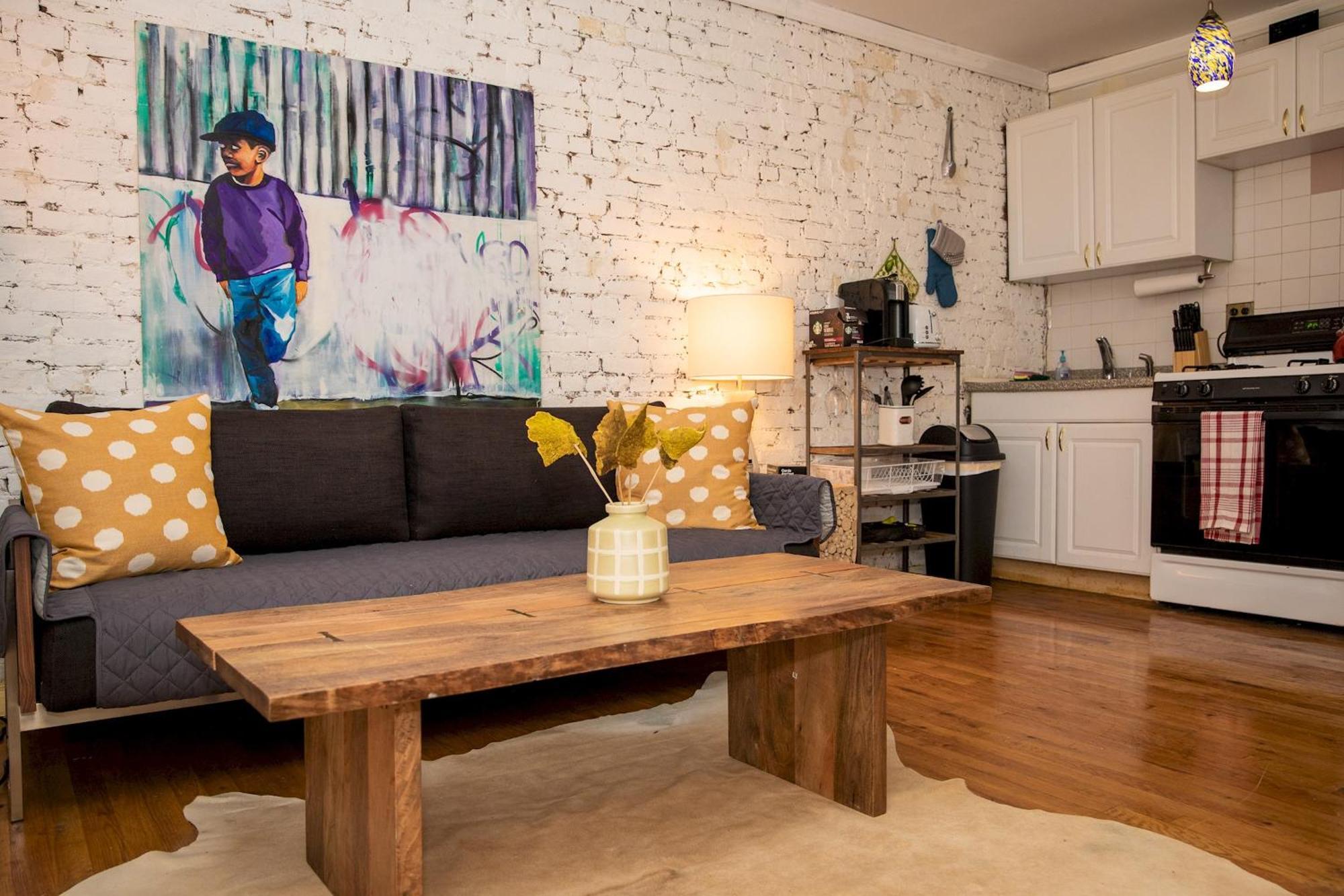 Sunny Fully Furnished In Chelsea